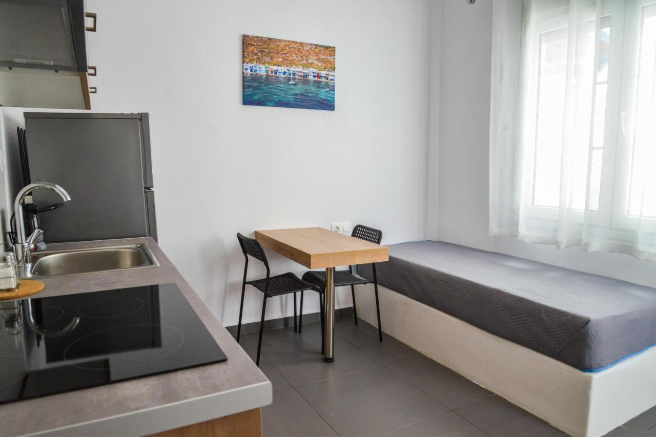 Tzoka'S Apartments Adamantas Eksteriør billede
