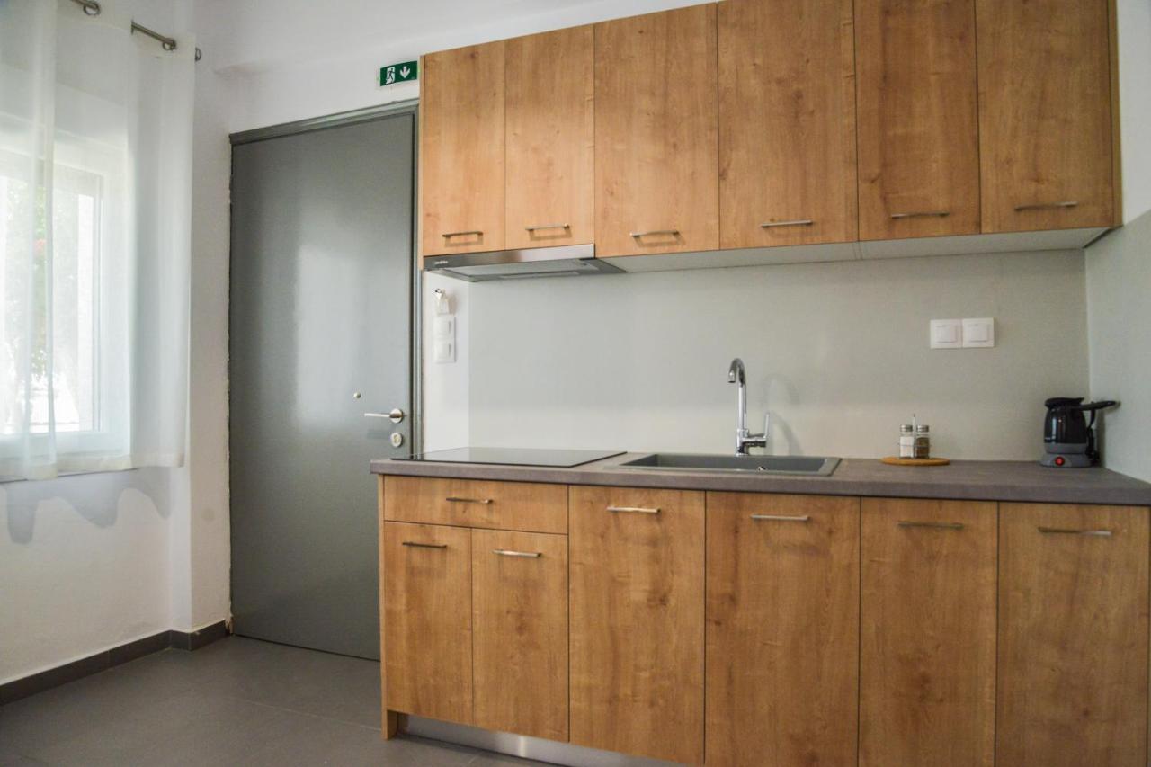 Tzoka'S Apartments Adamantas Eksteriør billede